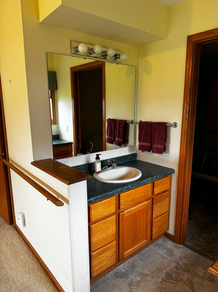 Image for Garry & Barb Schmidt Real Estate Auction