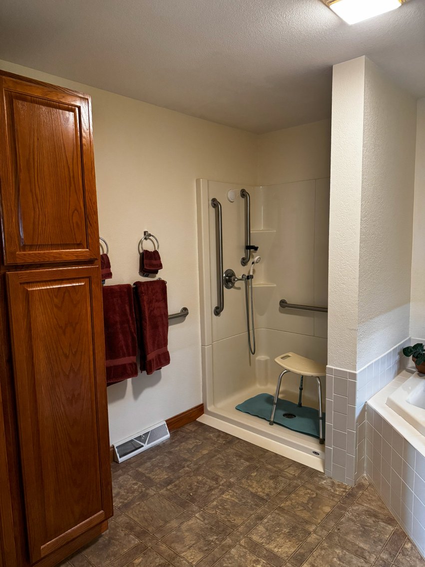 Image for Garry & Barb Schmidt Real Estate Auction