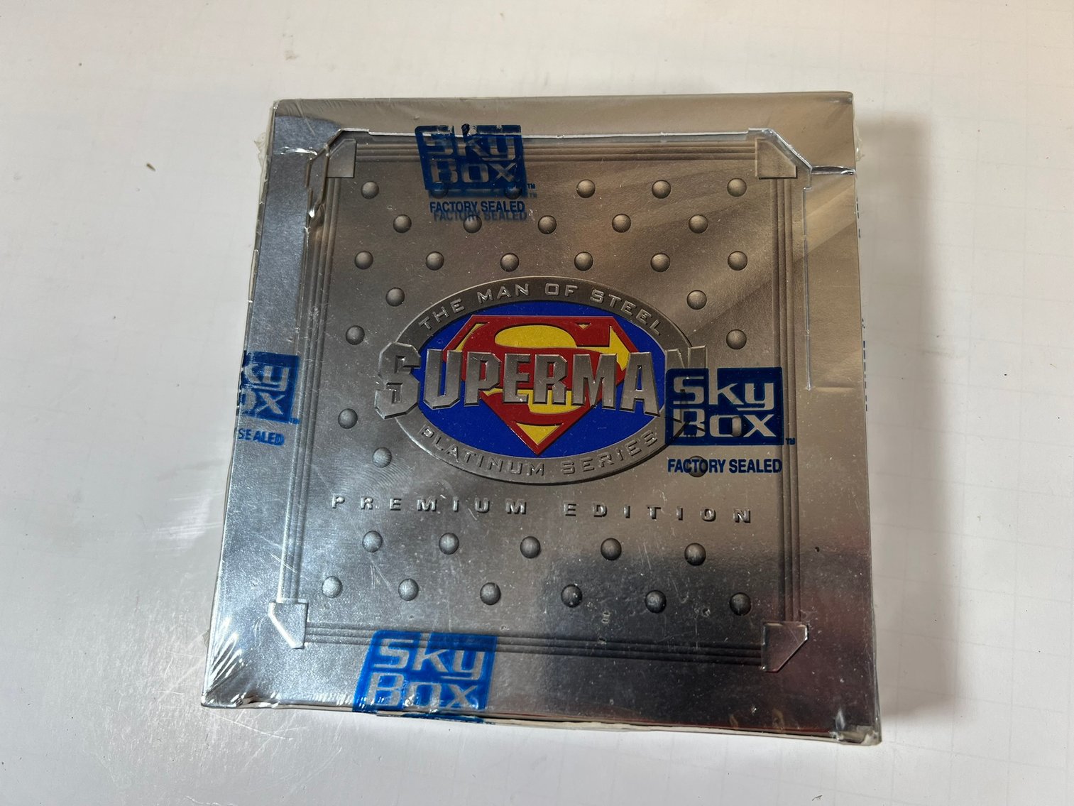 Image for COMICS & COLLECTIBLES - 600+ LOTS - ABSOLUTE