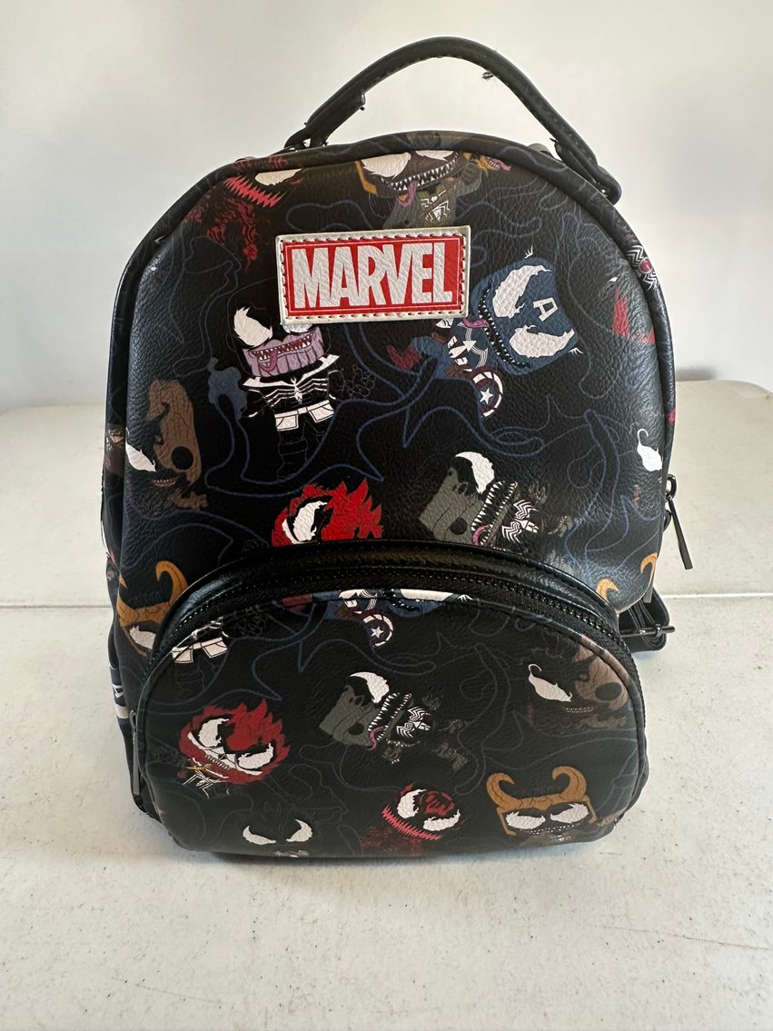 Image for COMICS & COLLECTIBLES - 500+ LOTS