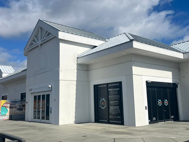 Image for 10,000sf INDOOR ATTRACTION - LIGHTING, EQUIPMENT, DECOR