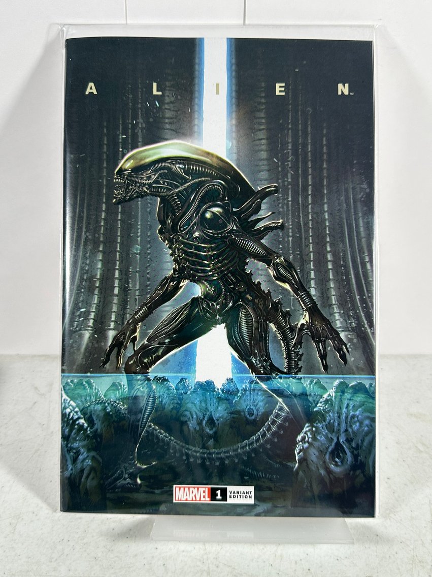 Image for COMICS & COLLECTIBLES - 500+ LOTS