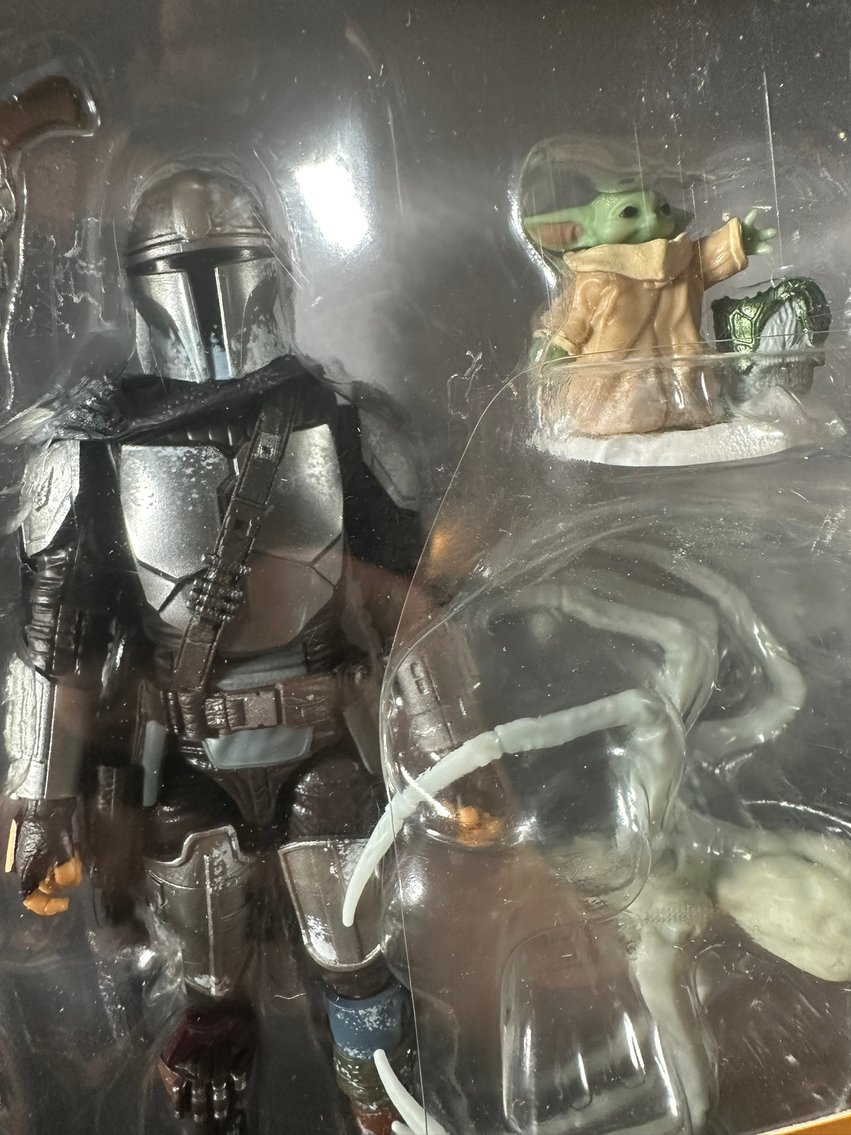 Image for COMICS, TOYS, COLLECTIBLES - 400+ LOTS