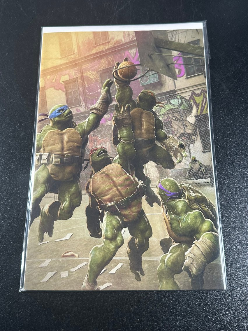 Image for COMICS & COLLECTIBLES - 300+ LOTS