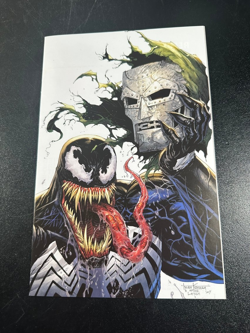 Image for COMICS & COLLECTIBLES - 300+ LOTS