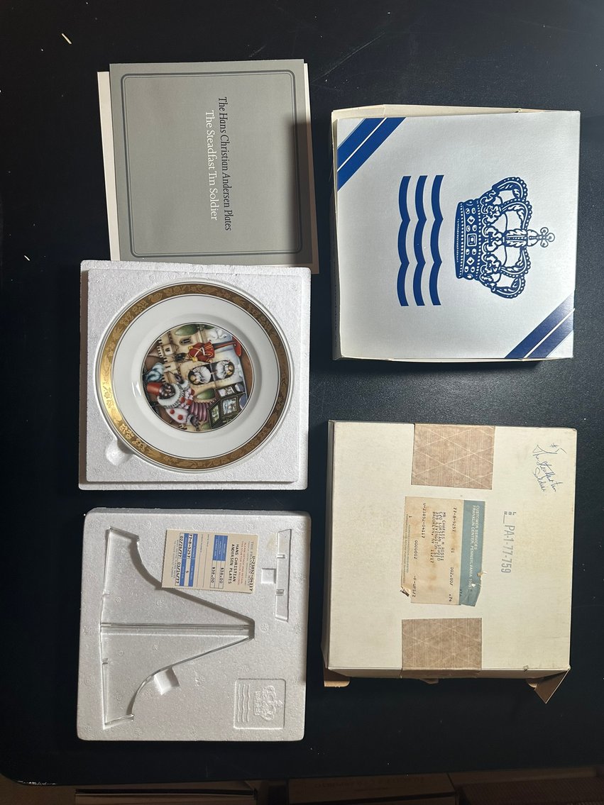 Image for ESTATES - 300+ COLLECTOR PLATES & MORE