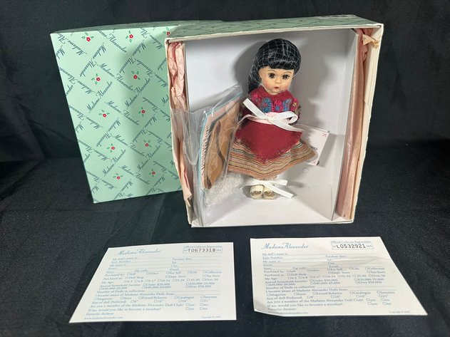 Image for ESTATE - VINTAGE DOLLS - ABSOLUTE