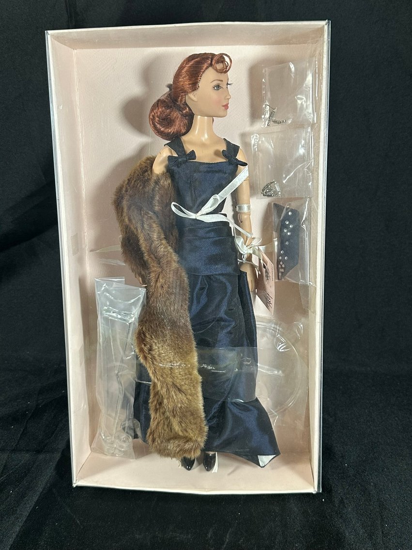 Image for ESTATE - VINTAGE DOLLS - ABSOLUTE