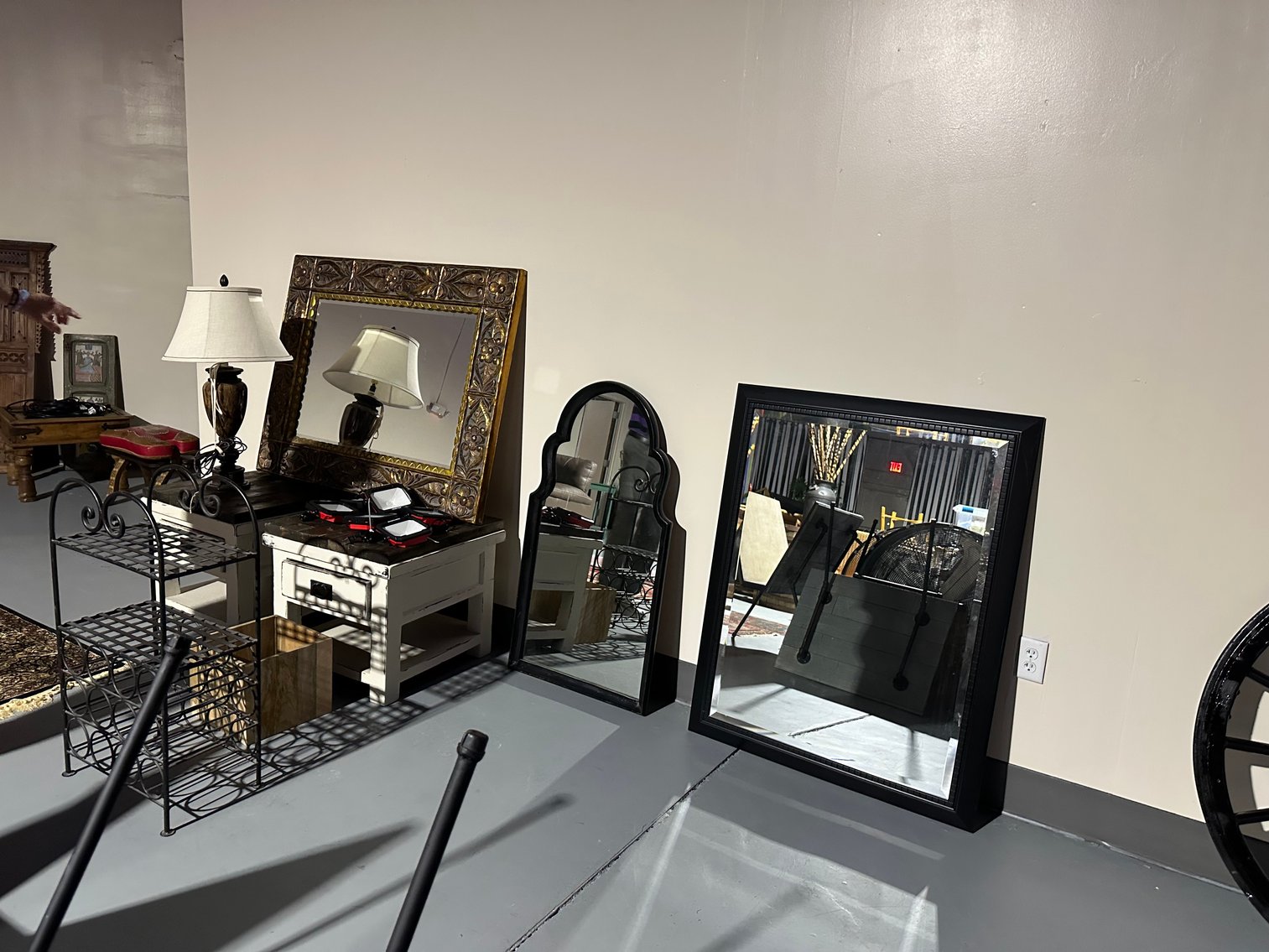 Image for **SHORT NOTICE** IMMERSIVE EXPERIENCE LIQUIDATION - ABSOLUTE