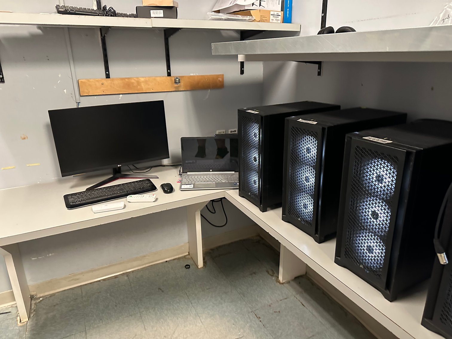 Image for **SHORT NOTICE** IMMERSIVE EXPERIENCE LIQUIDATION - ABSOLUTE