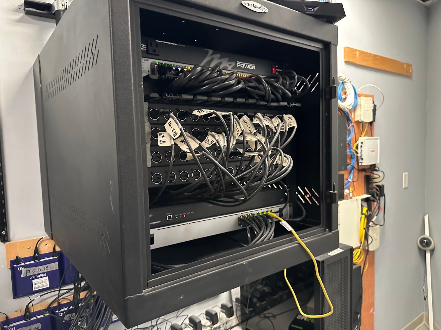 Image for **SHORT NOTICE** IMMERSIVE EXPERIENCE LIQUIDATION - ABSOLUTE