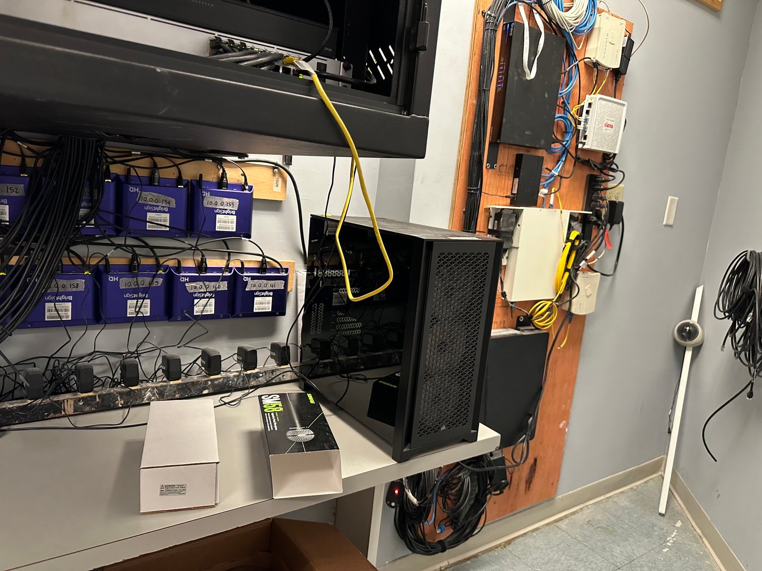 Image for **SHORT NOTICE** IMMERSIVE EXPERIENCE LIQUIDATION - ABSOLUTE