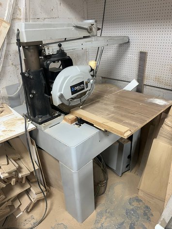 Image for MACHINERY, EQUIPMENT, BOX TRUCK ++ ABSOLUTE