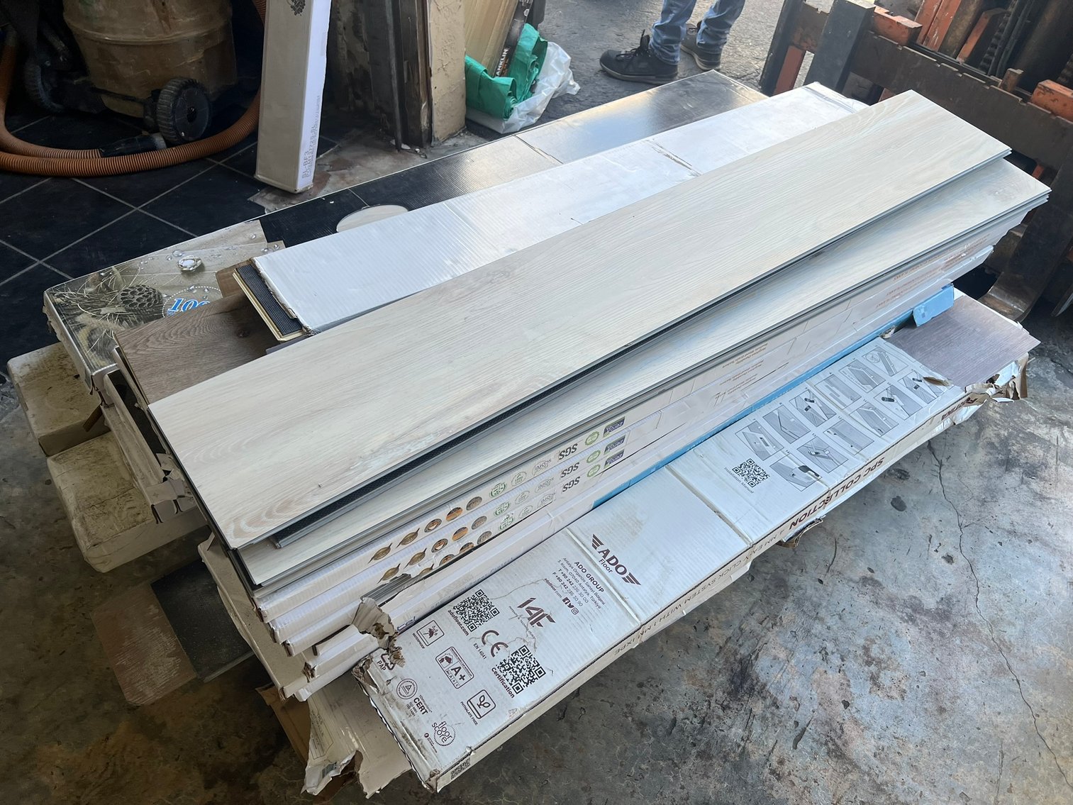 Image for MACHINERY, EQUIPMENT, BOX TRUCK ++ ABSOLUTE