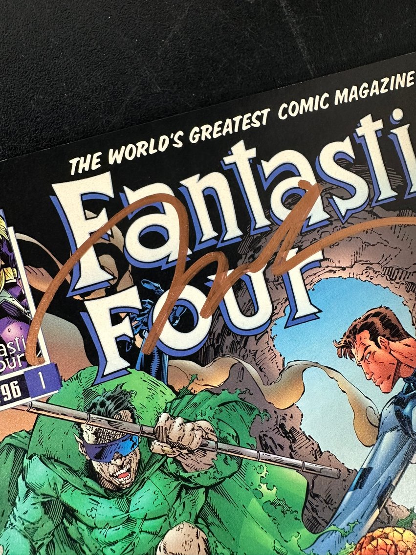 Image for COMICS & COLLECTIBLES - 400+ LOTS