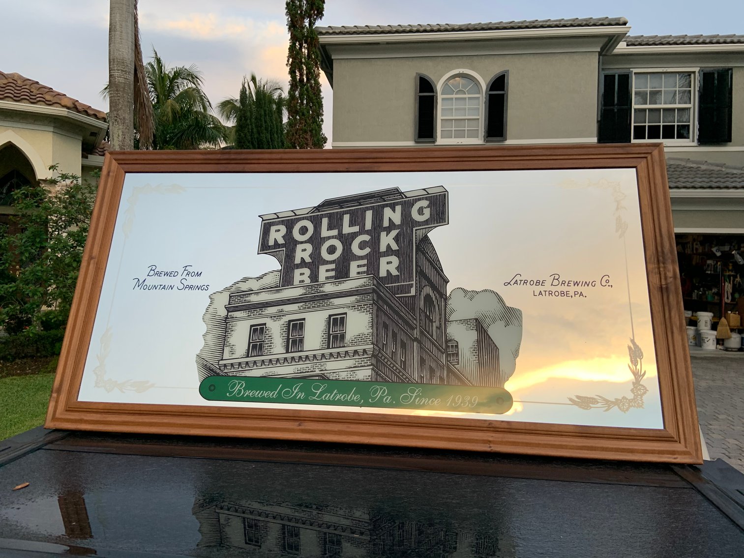 Image for BEER MEMORABILIA - NEON SIGNS, MIRRORS, GLASSWARE - ABSOLUTE