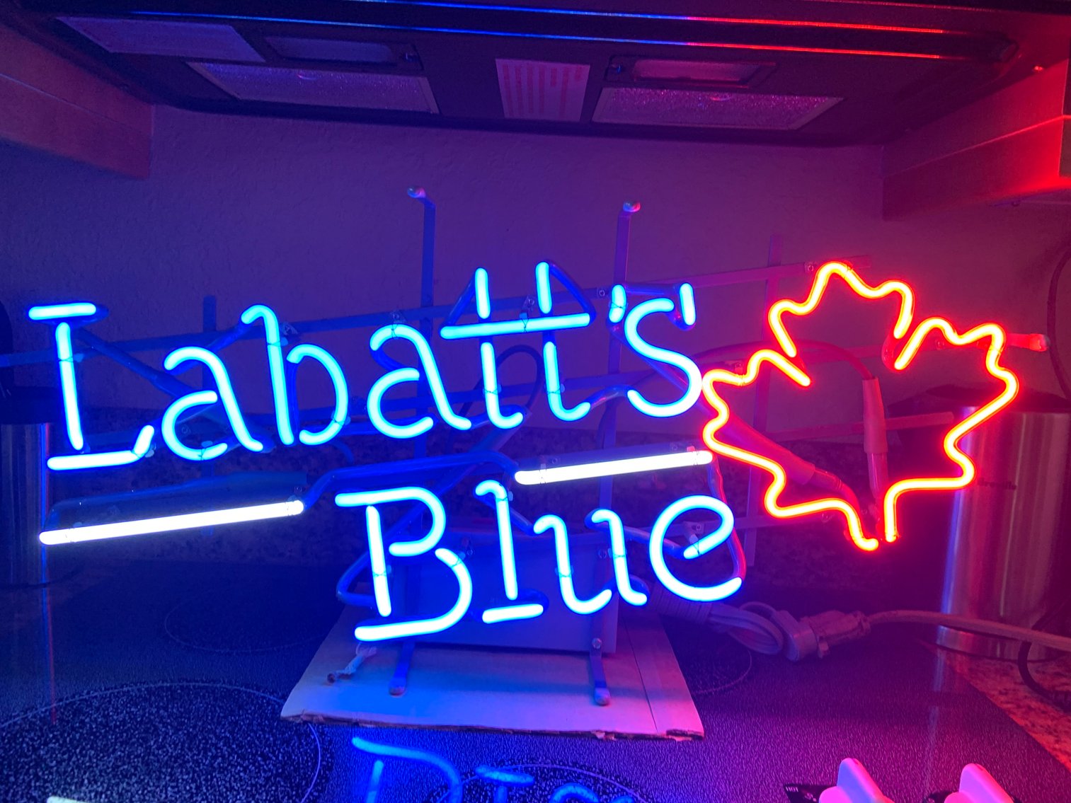 Image for BEER MEMORABILIA - NEON SIGNS, MIRRORS, GLASSWARE - ABSOLUTE