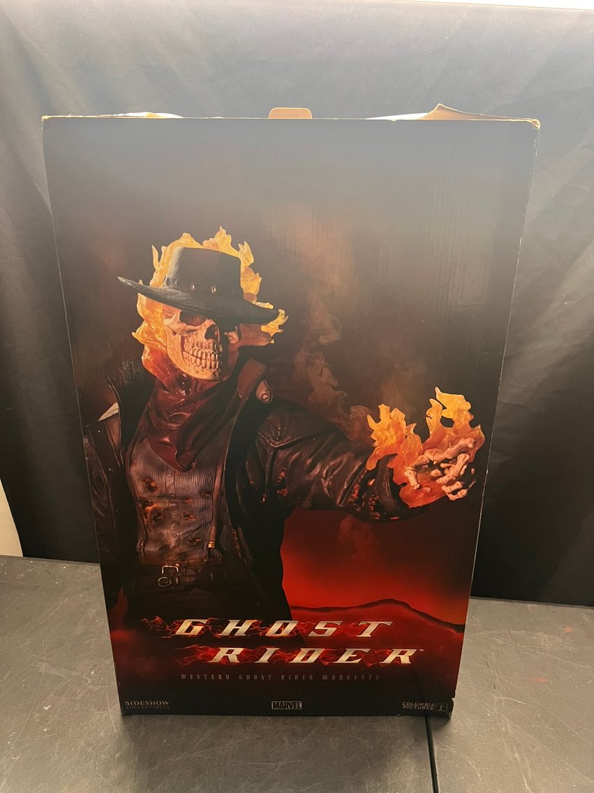 Image for COMICS & COLLECTIBLES - 700+ LOTS