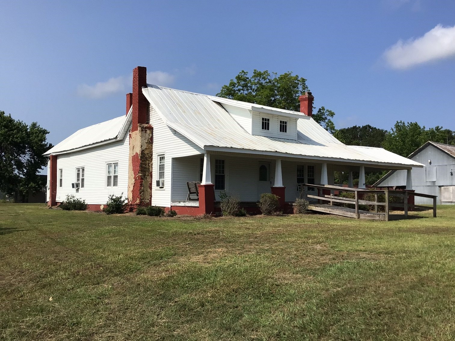 Image for Large Farmhouse located on nearly 2 acres in Johnston County!