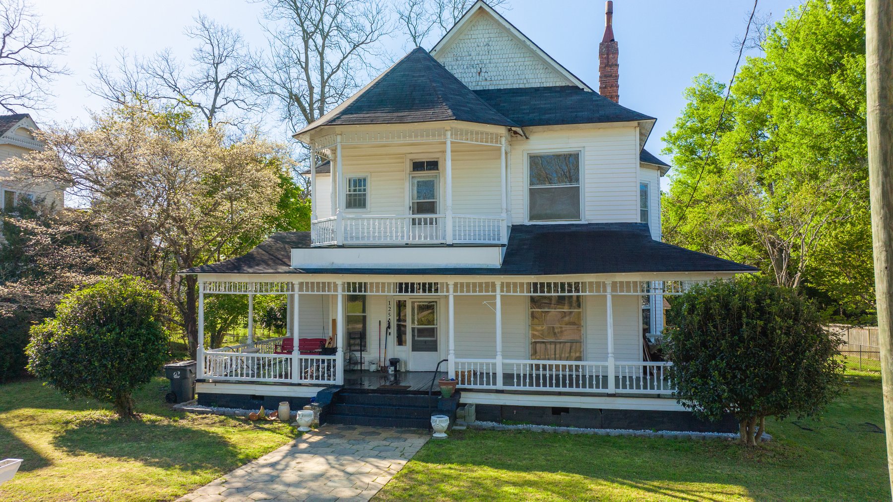 Image for 5 Bedroom / 3 Bathroom Victorian Style Home in Americus, GA
