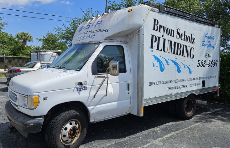 Image for Riviera Beach, FL: Box Van and Enclosed Trailer