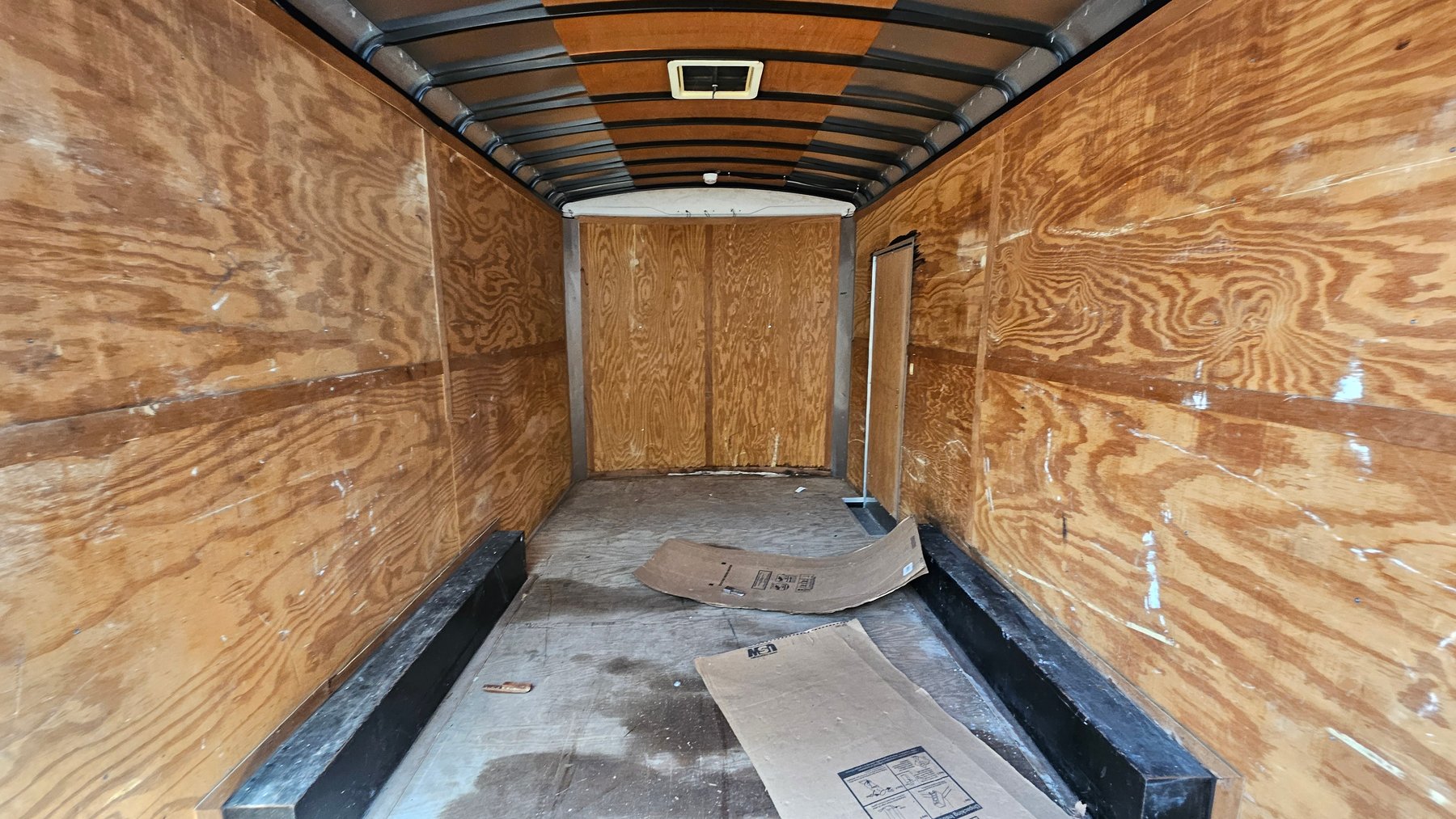 Image for Riviera Beach, FL: Box Van and Enclosed Trailer