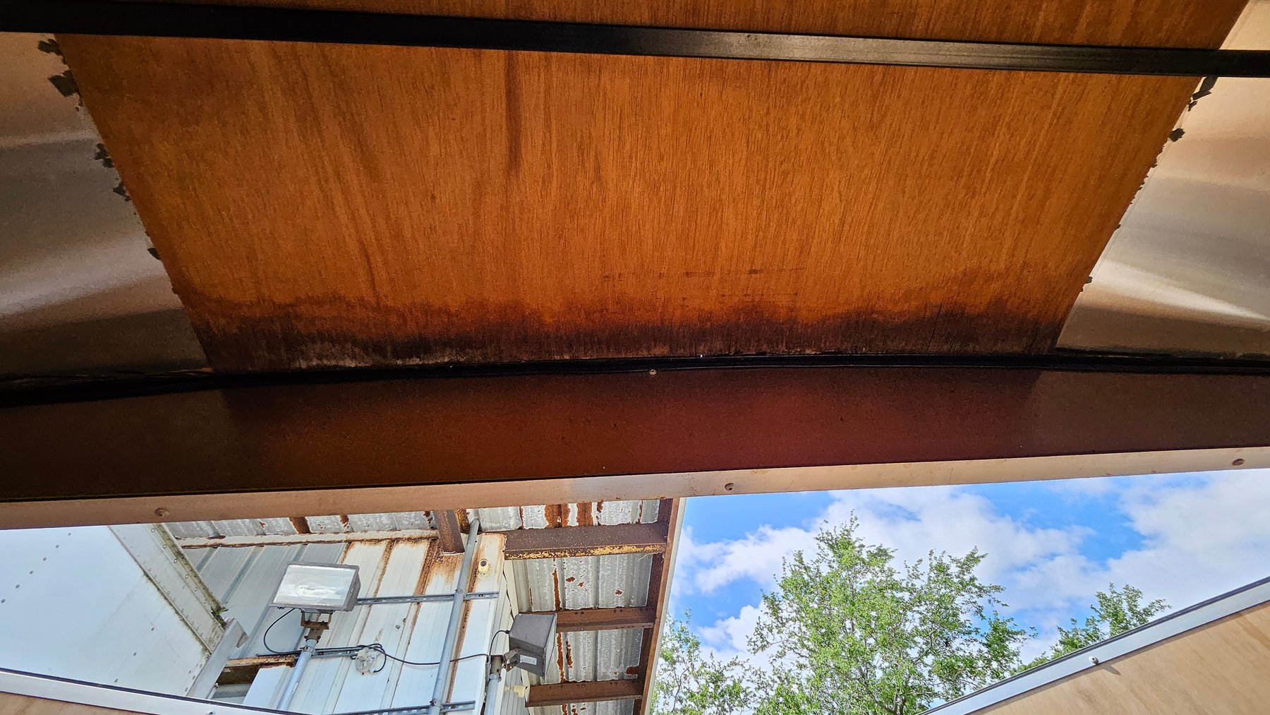 Image for Riviera Beach, FL: Box Van and Enclosed Trailer