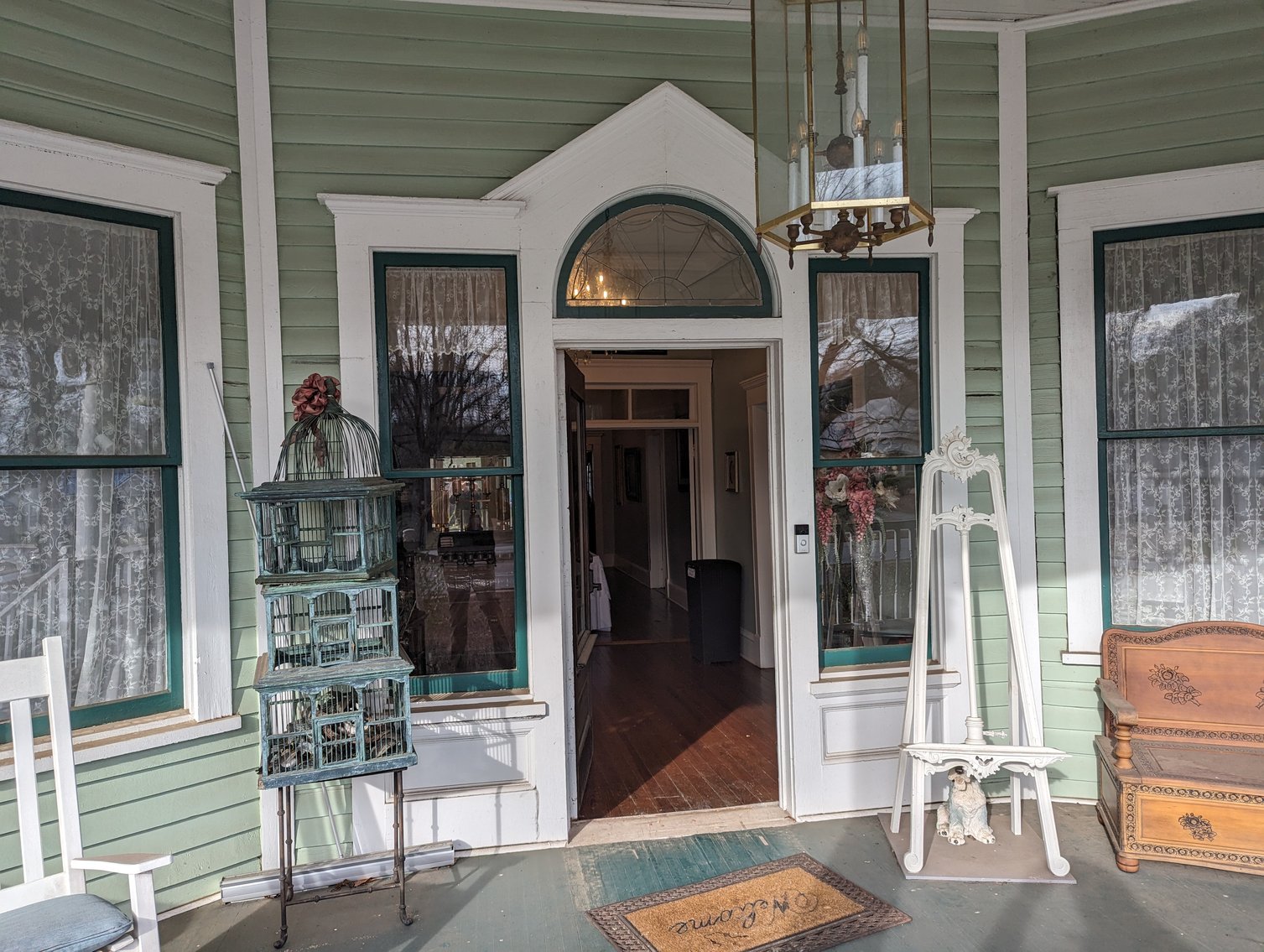 Image for Fayetteville, GA: Complete Decor and Furnishings of Former Wedding and Small Event Facility