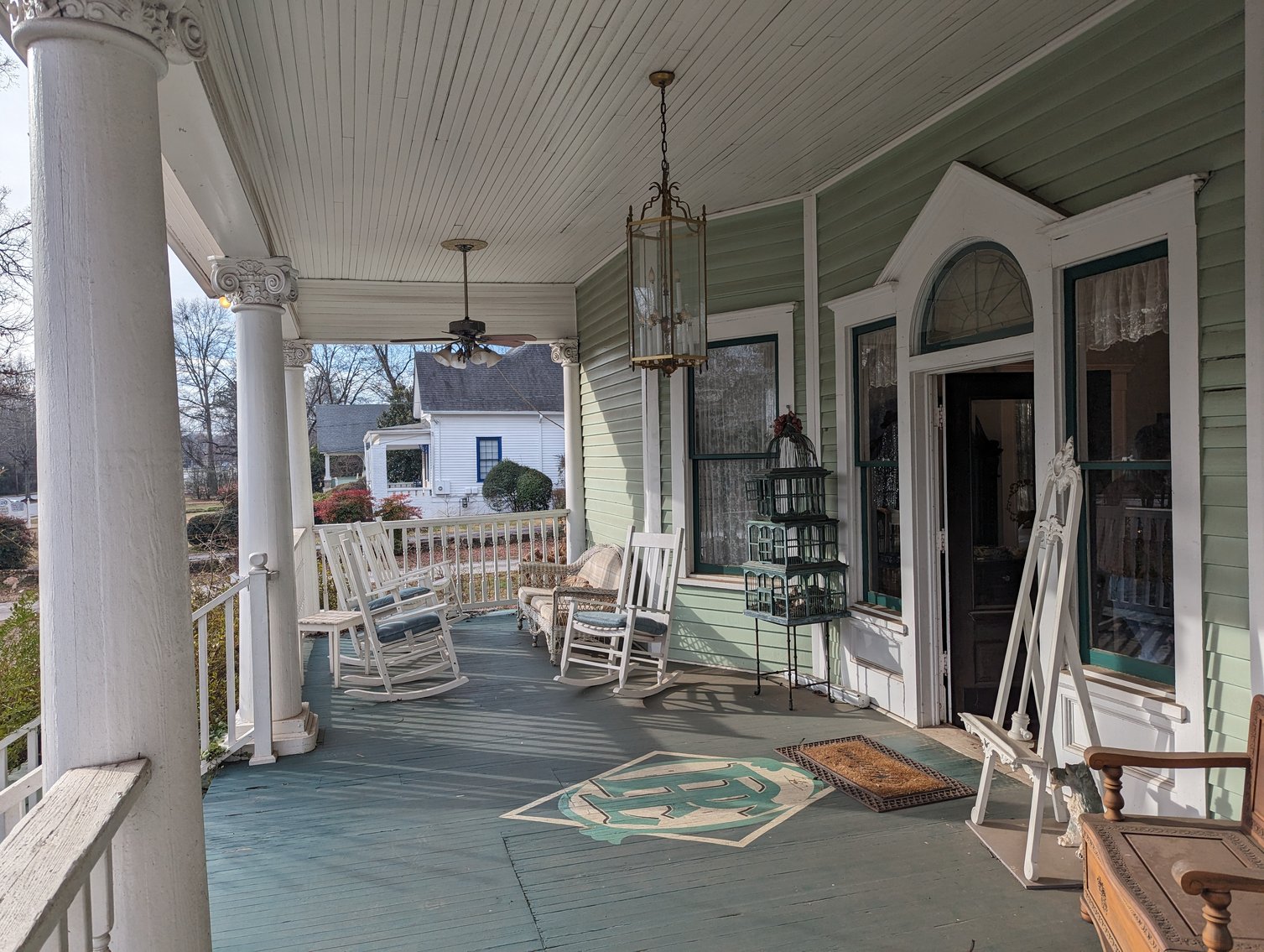 Image for Fayetteville, GA: Complete Decor and Furnishings of Former Wedding and Small Event Facility