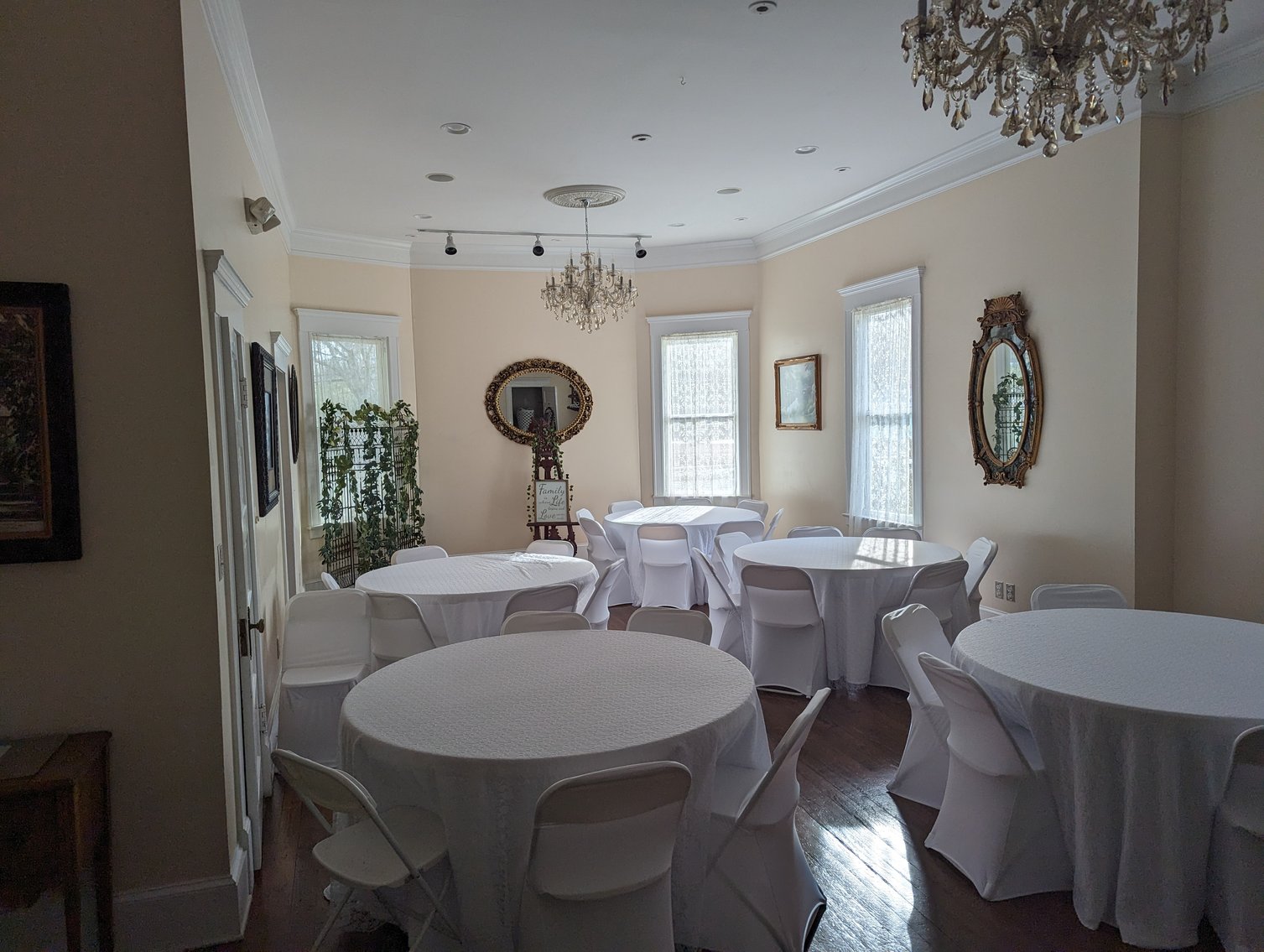 Image for Fayetteville, GA: Complete Decor and Furnishings of Former Wedding and Small Event Facility