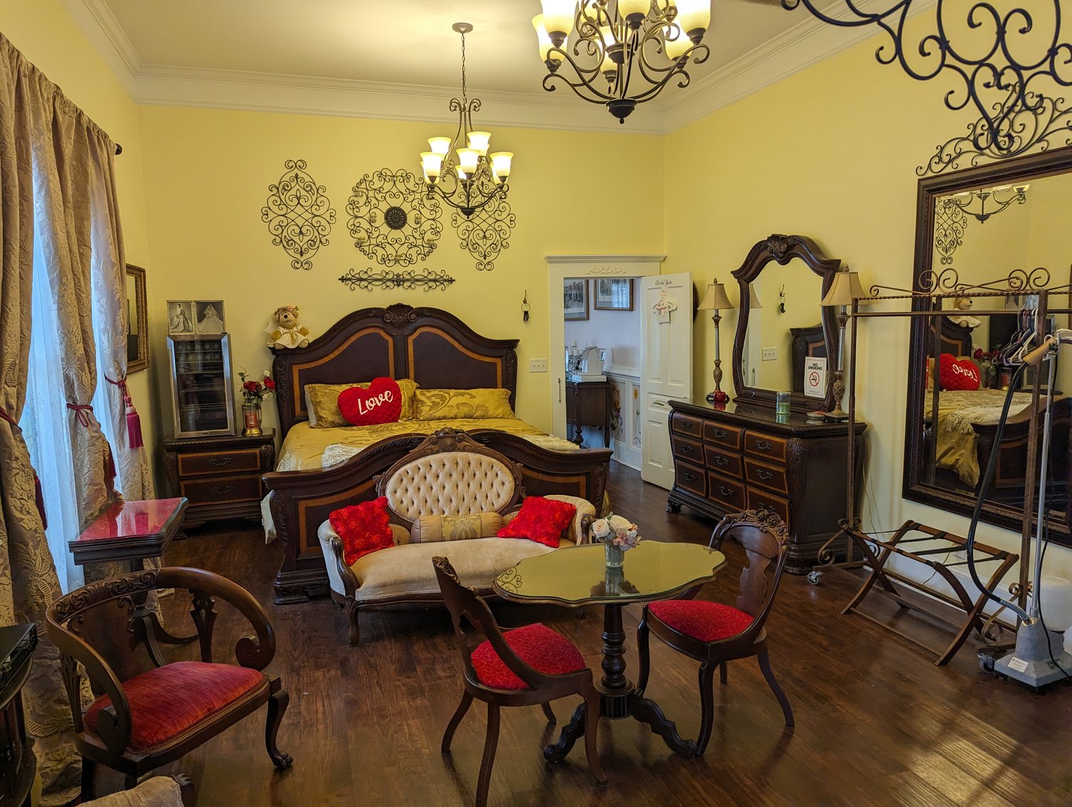 Image for Fayetteville, GA: Complete Decor and Furnishings of Former Wedding and Small Event Facility