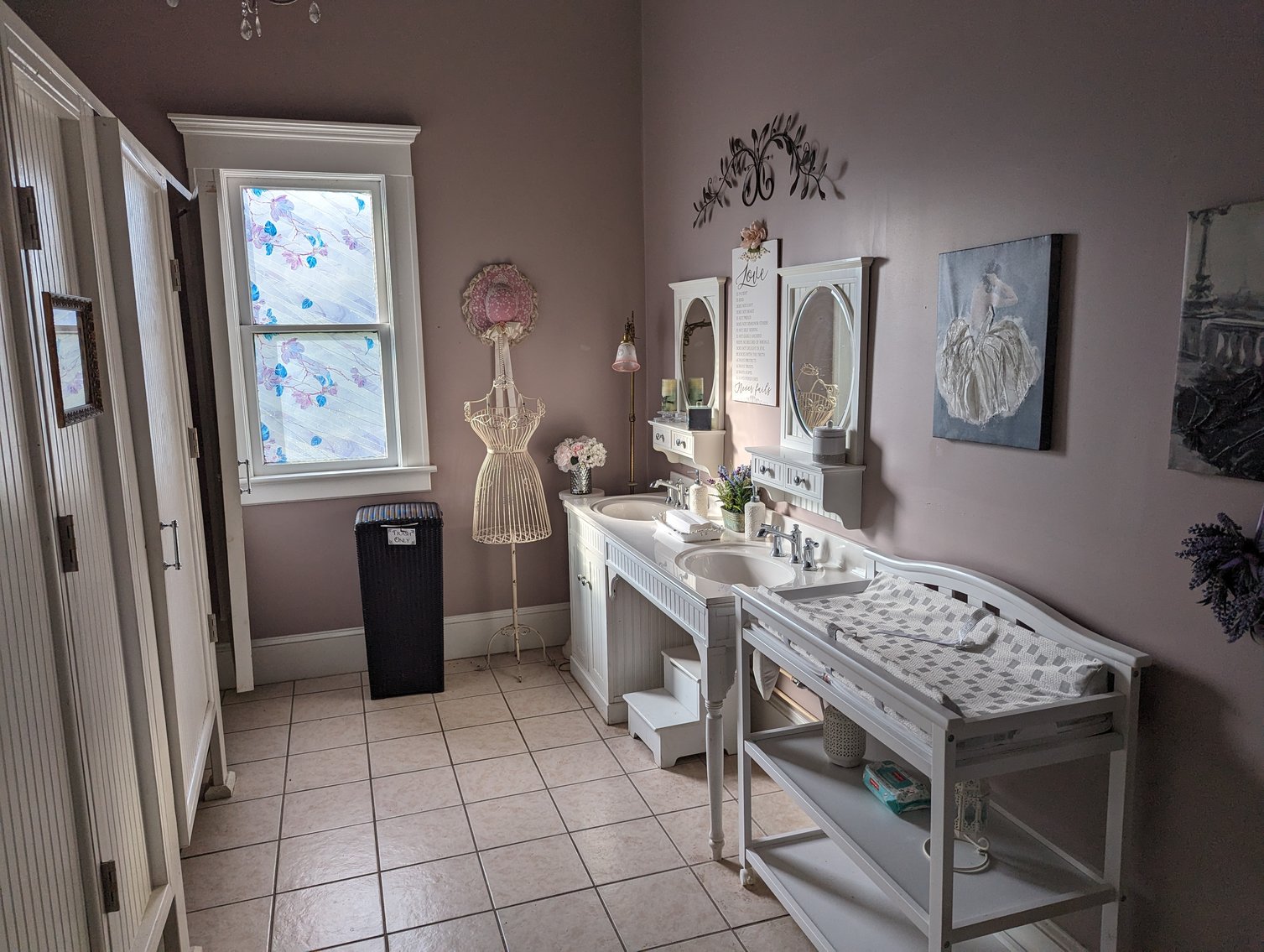 Image for Fayetteville, GA: Complete Decor and Furnishings of Former Wedding and Small Event Facility