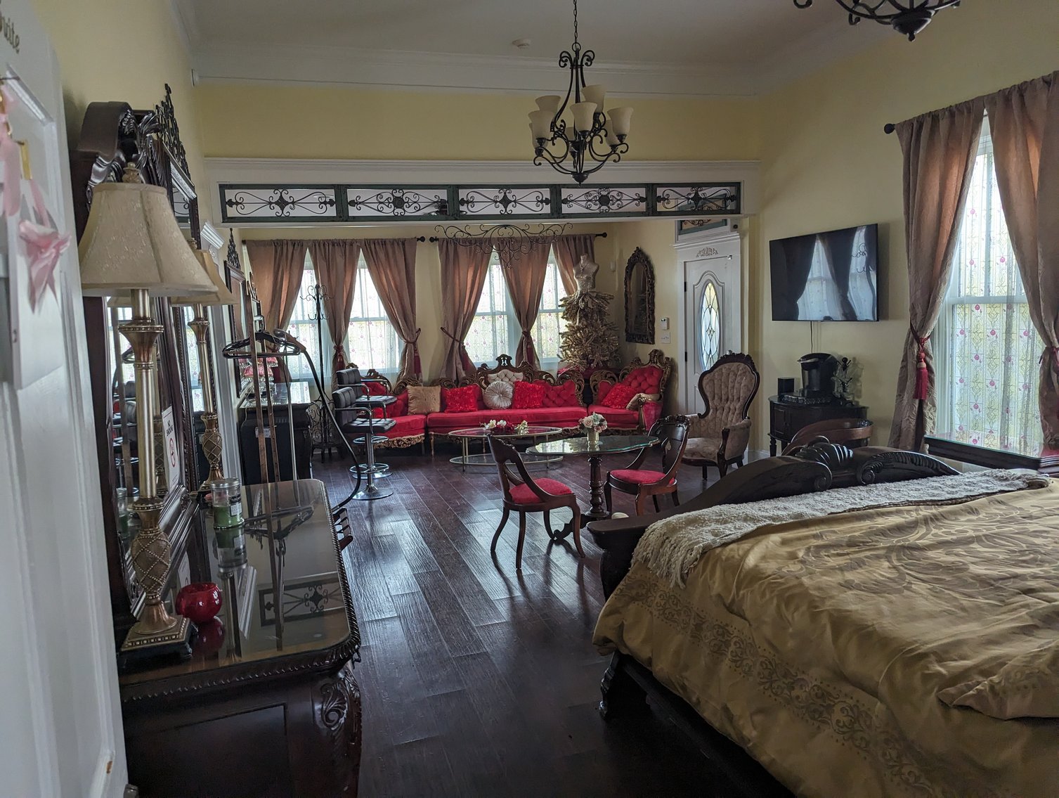 Image for Fayetteville, GA: Complete Decor and Furnishings of Former Wedding and Small Event Facility