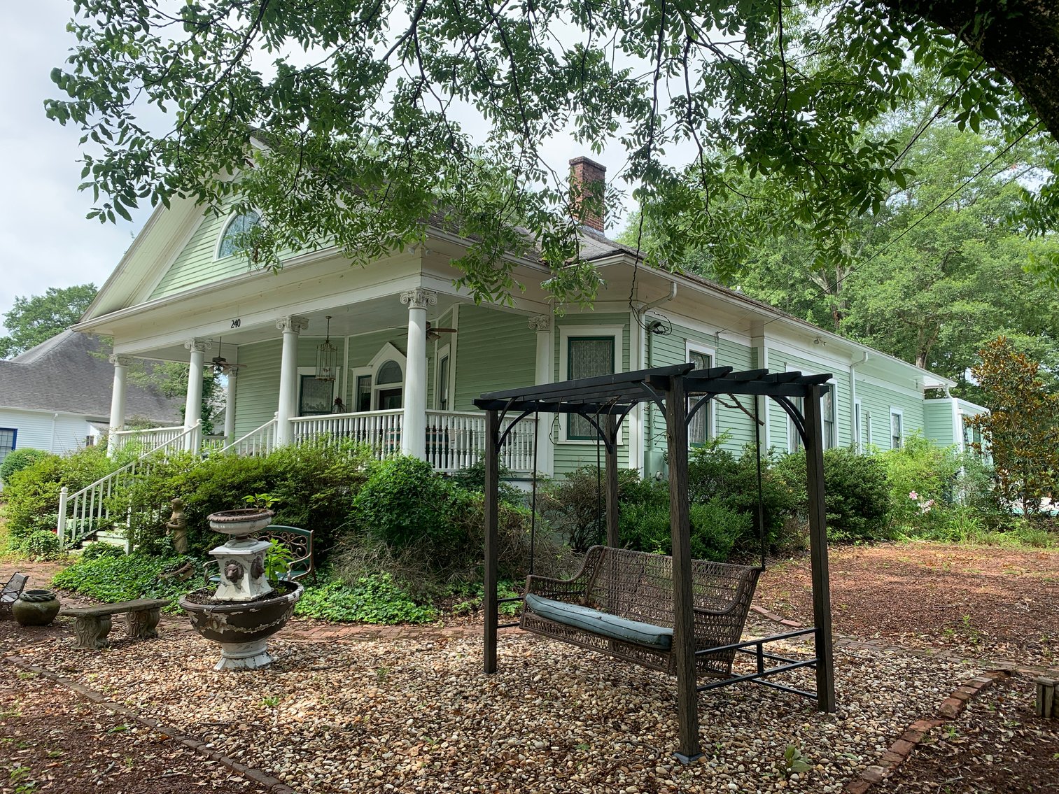 Image for Fayetteville, GA: Complete Decor and Furnishings of Former Wedding and Small Event Facility