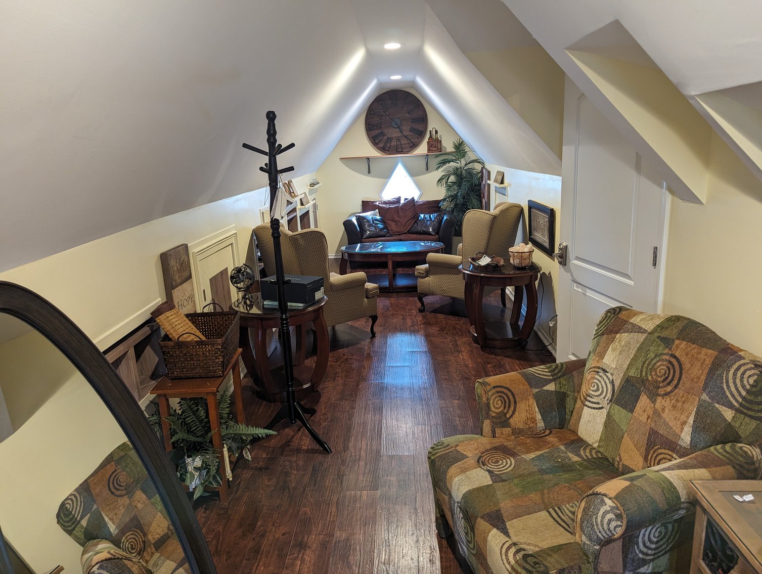 Image for Fayetteville, GA: Complete Decor and Furnishings of Former Wedding and Small Event Facility