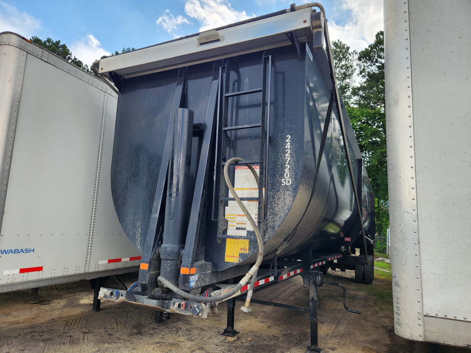 Image for Wilson, NC: Late Model Flatbed Conestoga, Hopper Bottom & End Dump Semi Trailer Auction