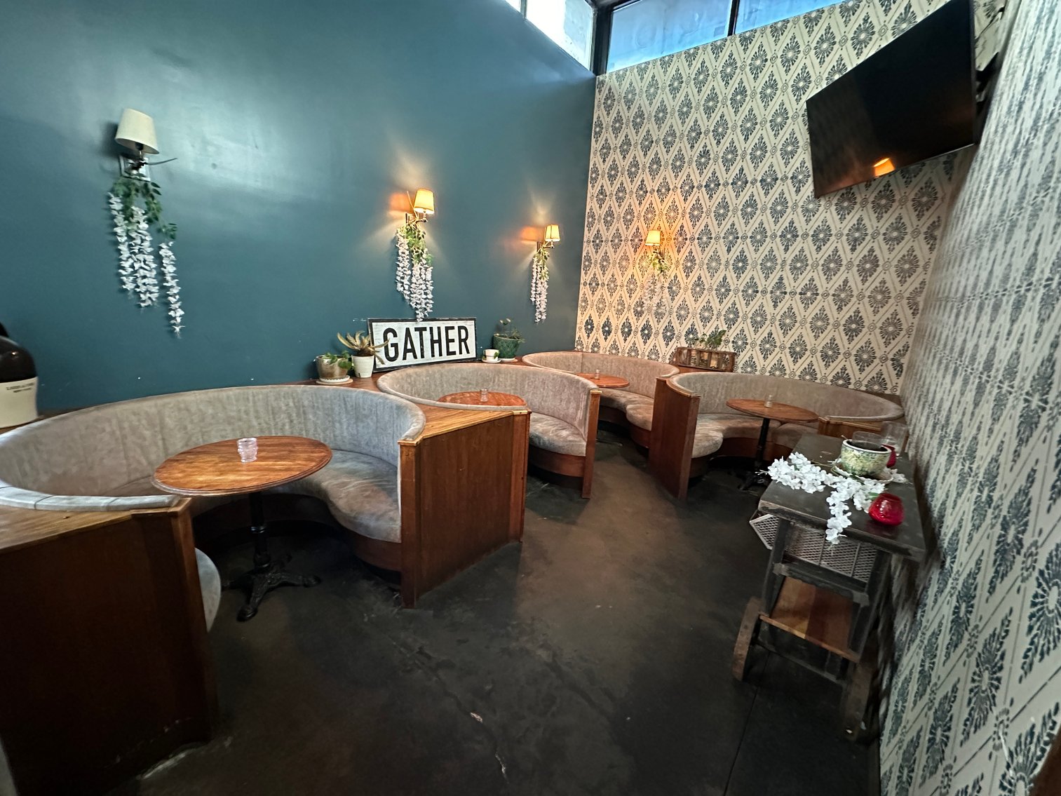 Image for Atlanta, GA: Complete Liquidation of Hampton + Hudson Restaurant & Bar Equipment, Furniture, and Fixtures