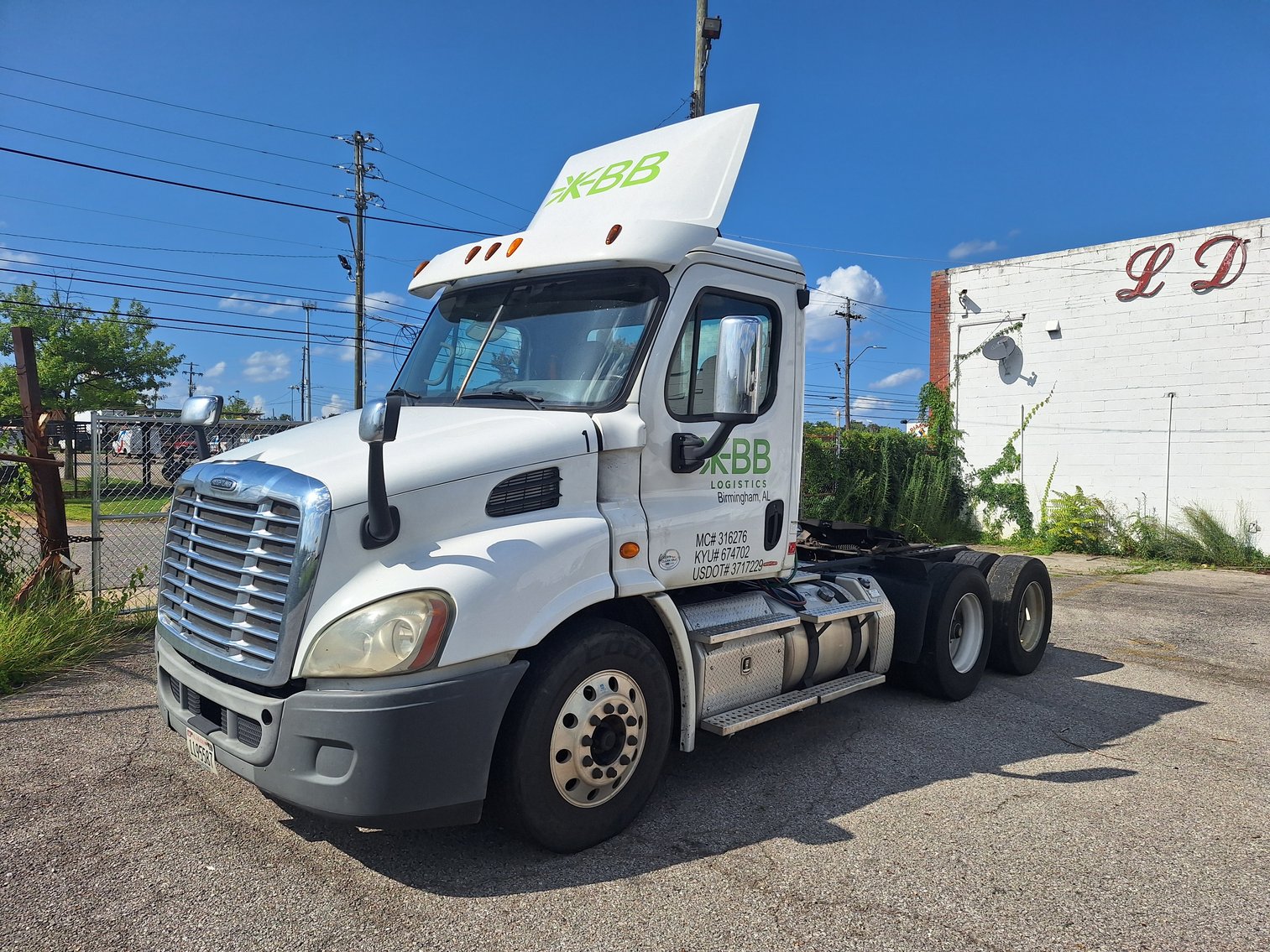 Image for Birmingham, AL: 2013 Freightliner Cascadia Truck & 6 Late Model 53' Utility Dry Van Trailers Auction