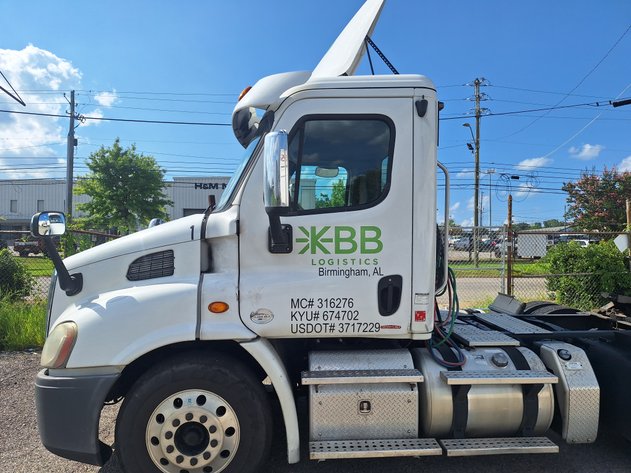 Image for Birmingham, AL: 2013 Freightliner Cascadia Truck & 6 Late Model 53' Utility Dry Van Trailers Auction