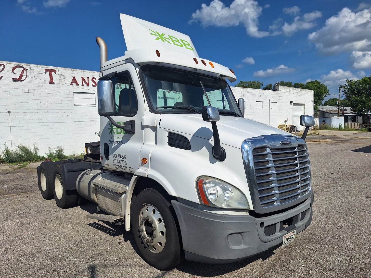 Image for Birmingham, AL: 2013 Freightliner Cascadia Truck & 6 Late Model 53' Utility Dry Van Trailers Auction