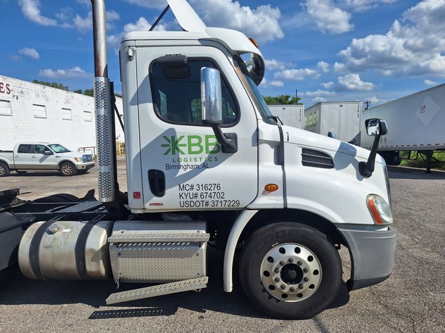 Image for Birmingham, AL: 2013 Freightliner Cascadia Truck & 6 Late Model 53' Utility Dry Van Trailers Auction