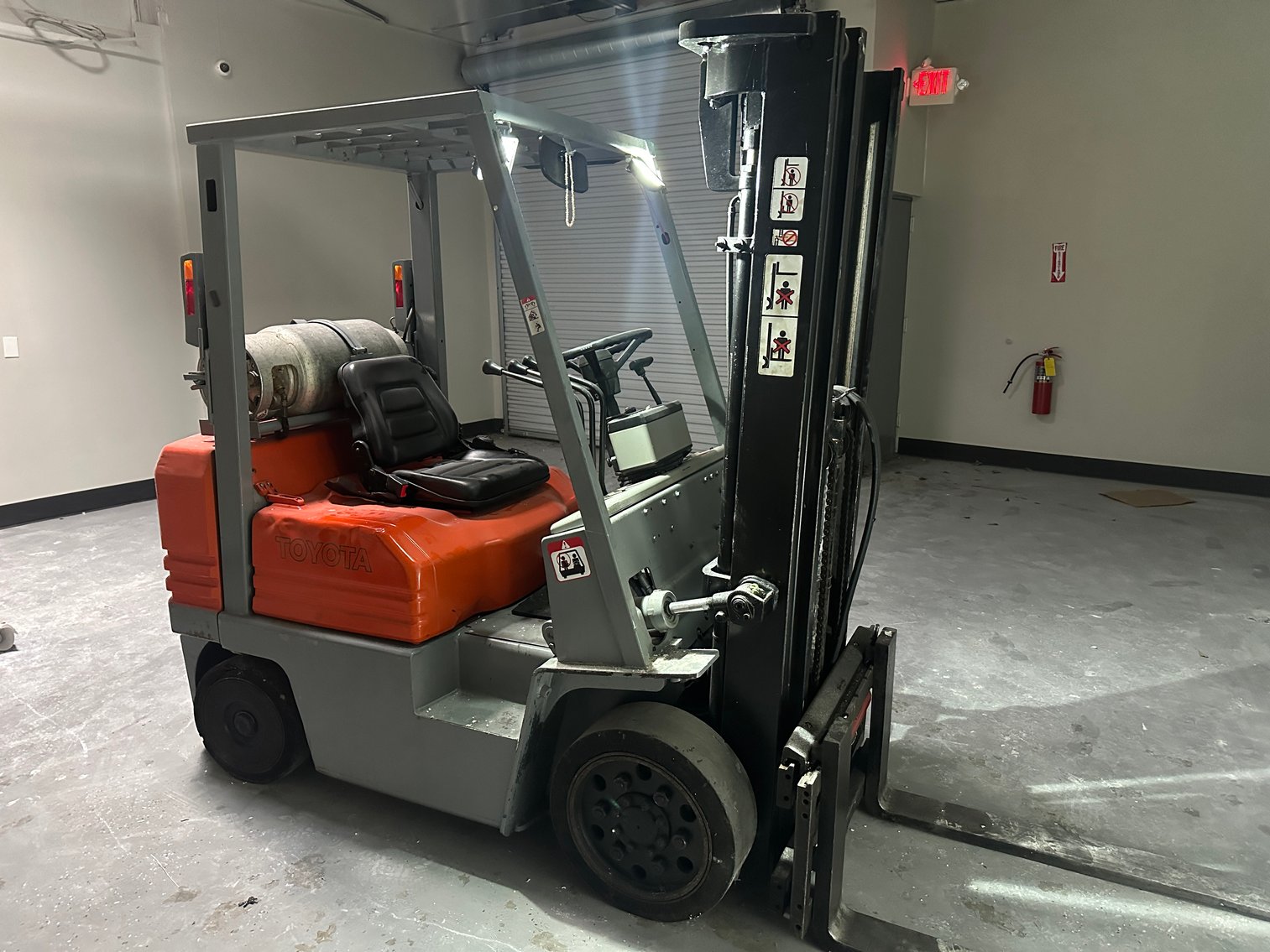 Image for Norcross (Atlanta) GA: Former Sewing Shop Assets- Sunstar Sewing Machines, Cutting Machines, Forklift, Fabrics & More