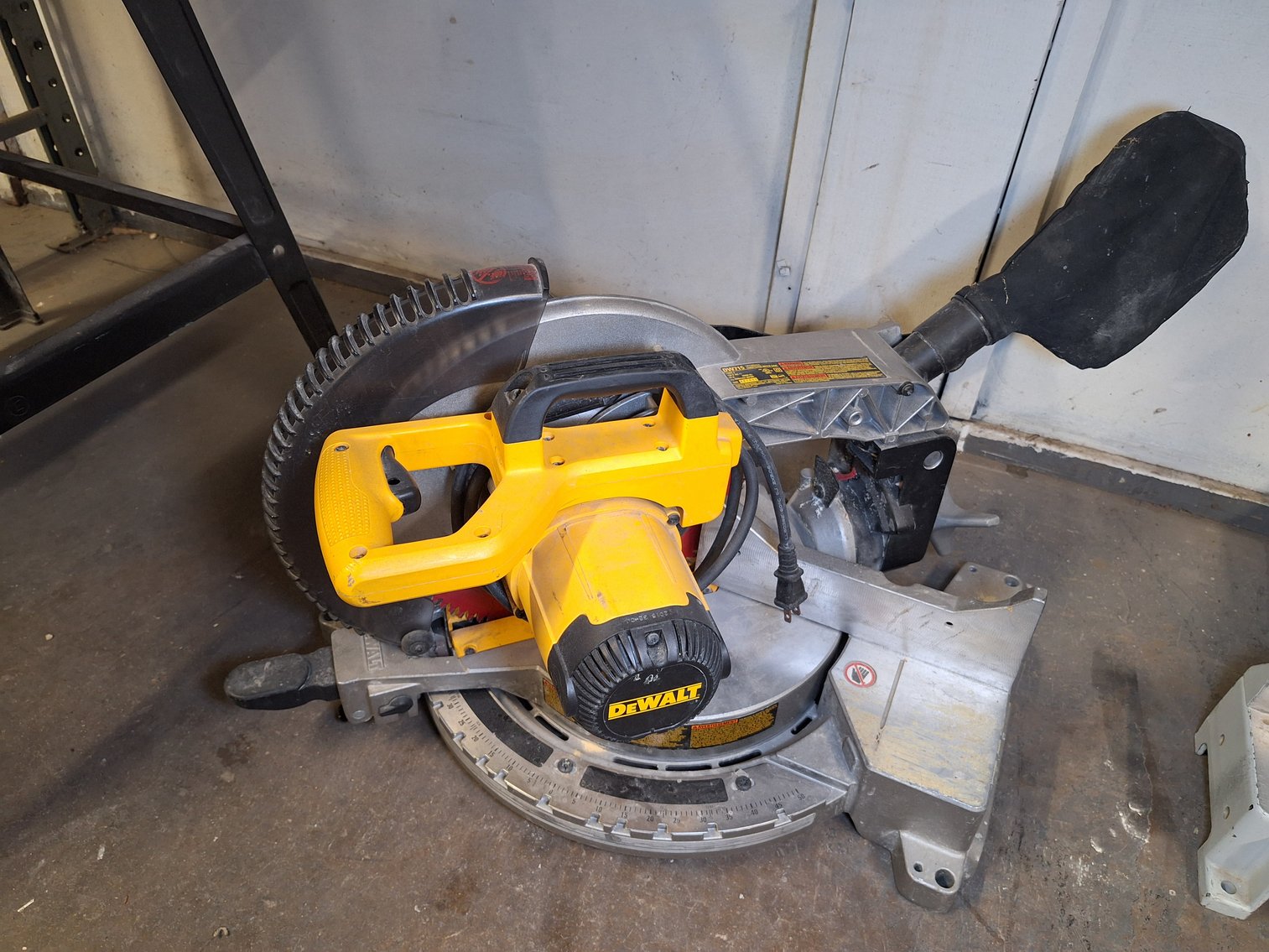 Image for Richmond, VA: Work Vans, Forklifts, Trailers and Flooring Tools