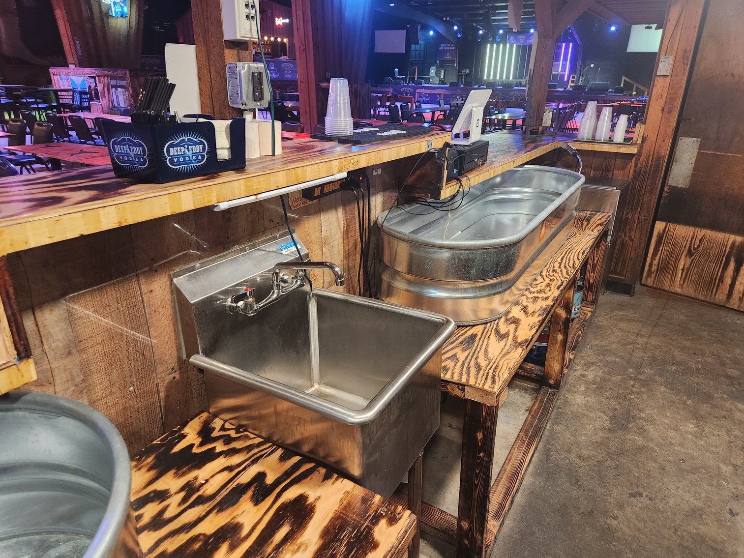 Image for Columbia, SC: Former Skyline Club 14,741± SF Building on 3.8± Acres (Lexington County)