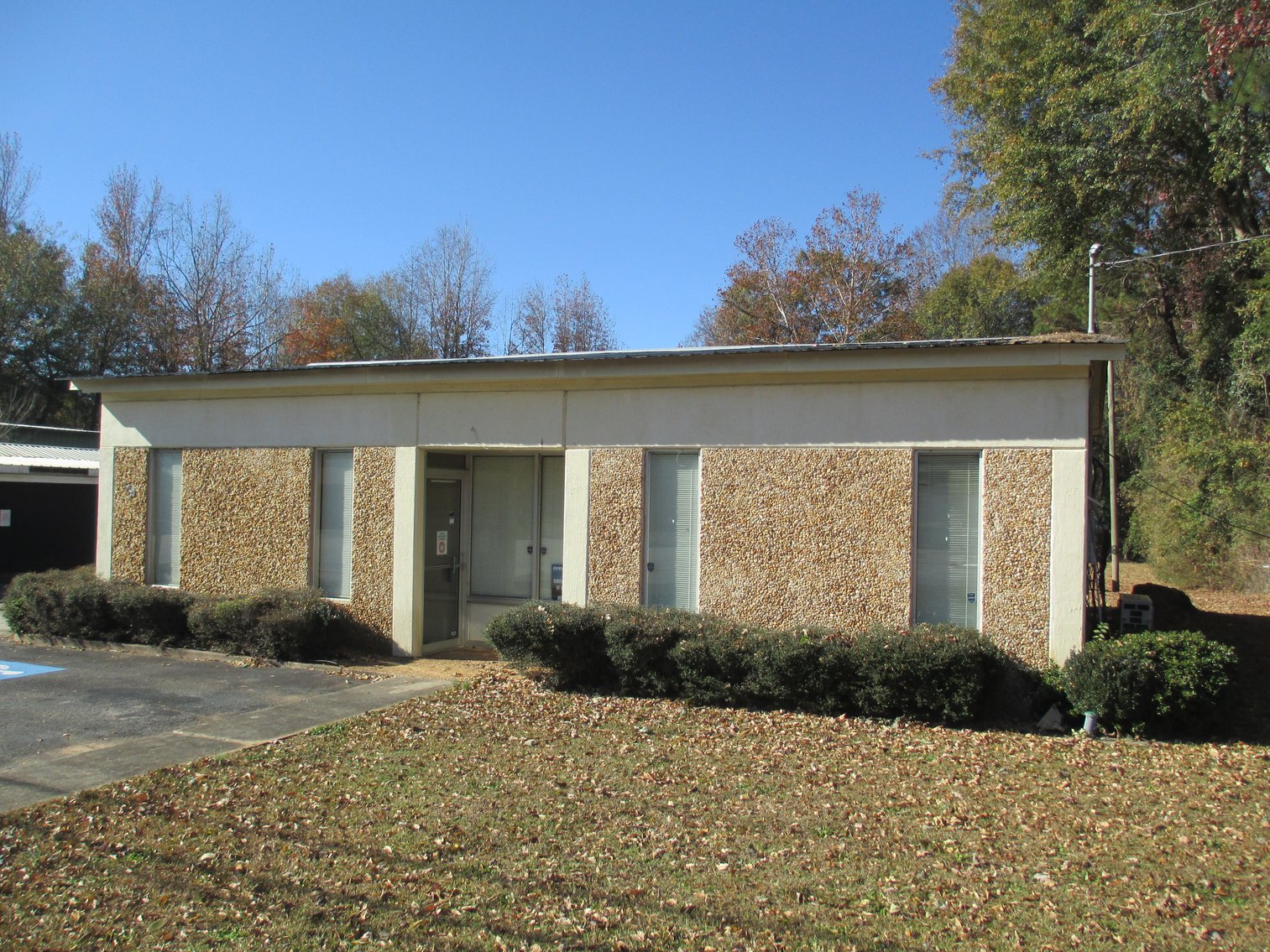 Image for LaGrange, GA: Two Adjacent Commercial Properties at  819 & 821 New Franklin Road (Troupe County)