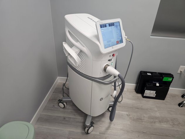 Image for West Palm Beach, FL: Complete Ophthalmology Clinic & Lumenis M22 OptiLight IP