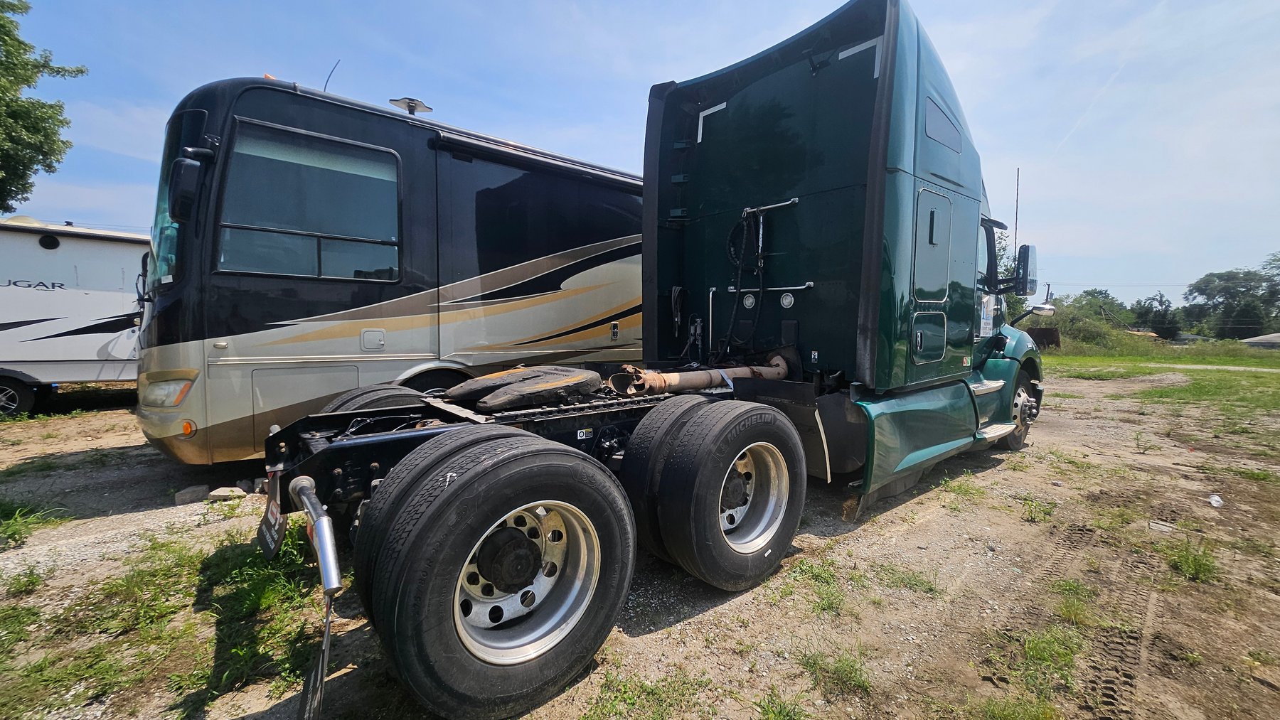 Image for IN, KY, AZ: Late-Model Kenworth & Freightliner Sleeper Trucks of Green Step Freight, Inc.