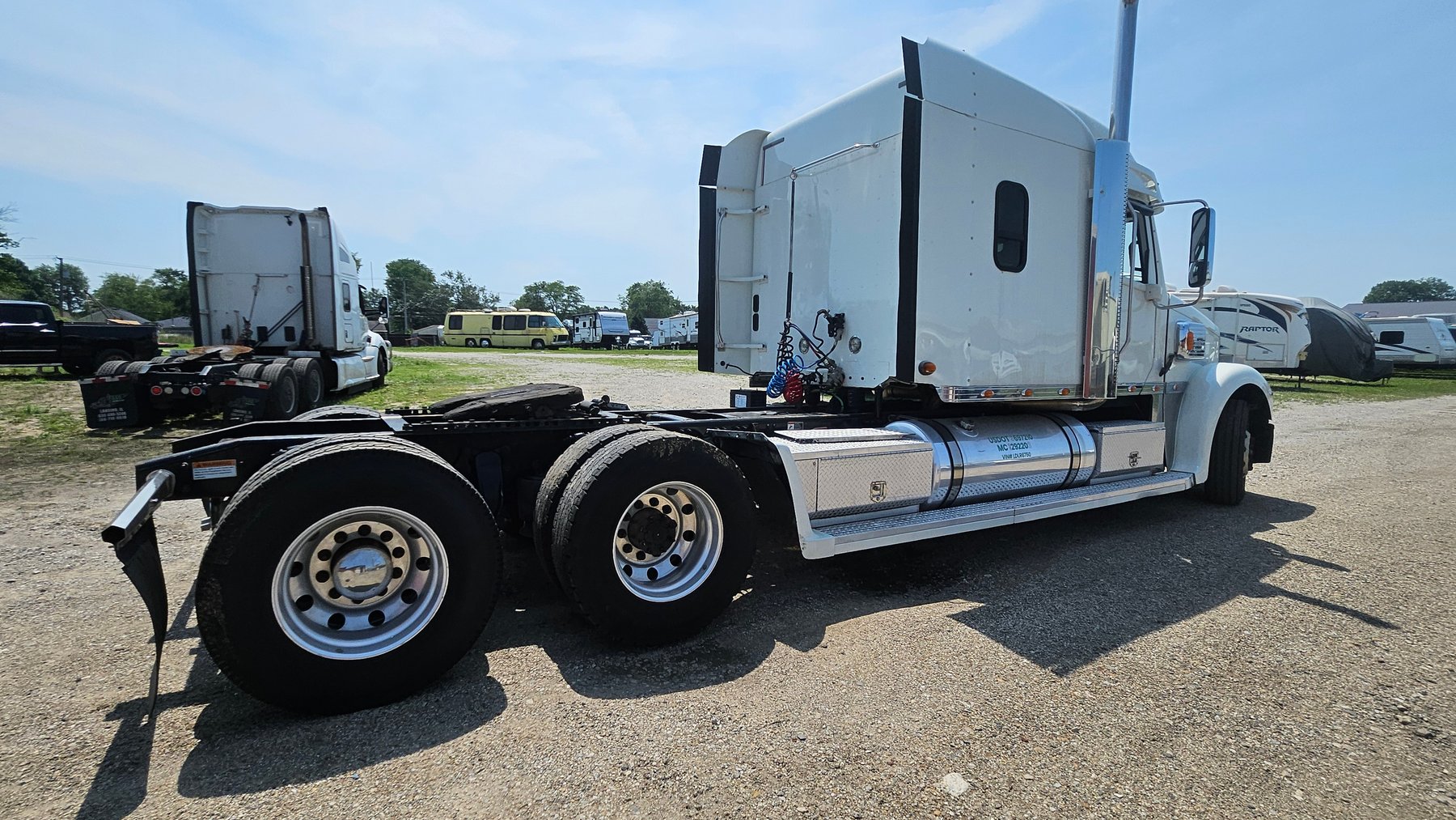 Image for IN, KY, AZ: Late-Model Kenworth & Freightliner Sleeper Trucks of Green Step Freight, Inc.