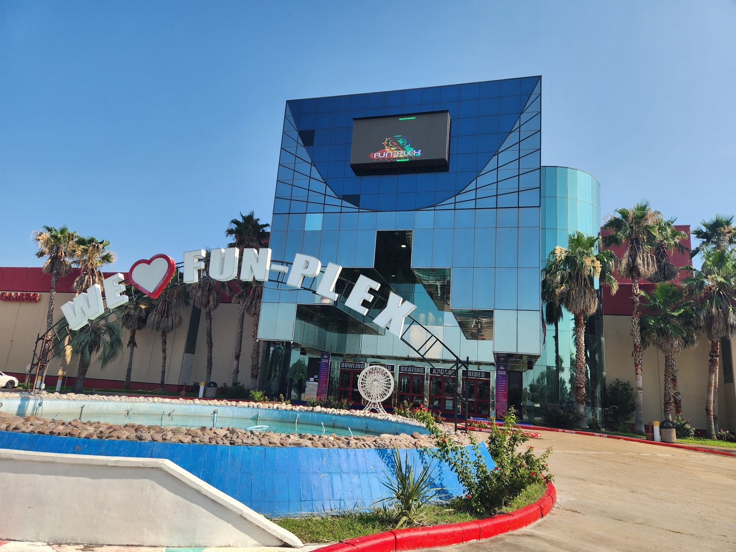 Image for Day 2: Houston's Largest Indoor Amusement Park with Ferris Wheel, Rides, Bowling, Arcade, VR, Kitchen/ Bar, Decor & More