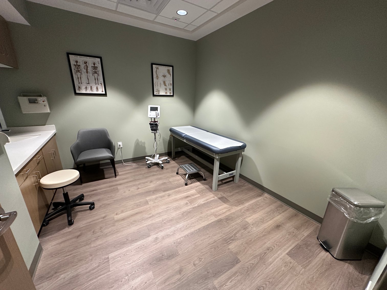 Image for Lawrenceville (Atlanta), GA: Neuromedical Equipment & Contents of Former Pain Management Physician Office